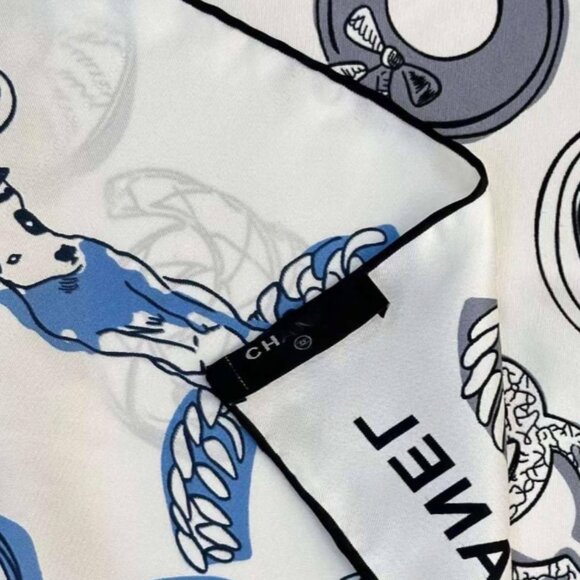 Chanel Sophisticated Blue & White Wrap - Picture 2 of 7